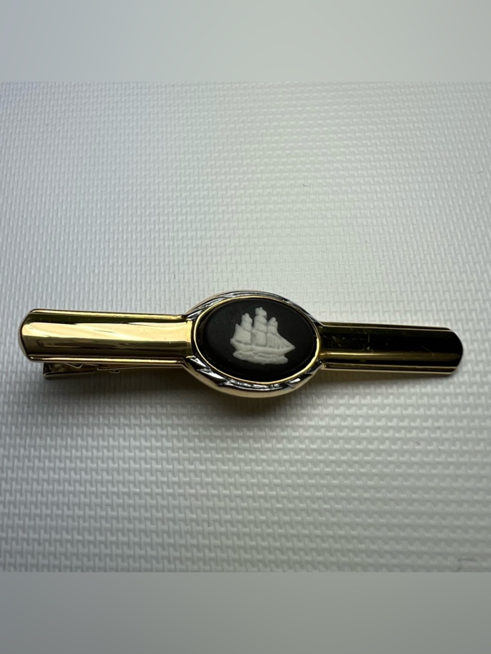 Wedgwood (by Stratton) SHIP Black Gold Plated Tie Clip Tiber
